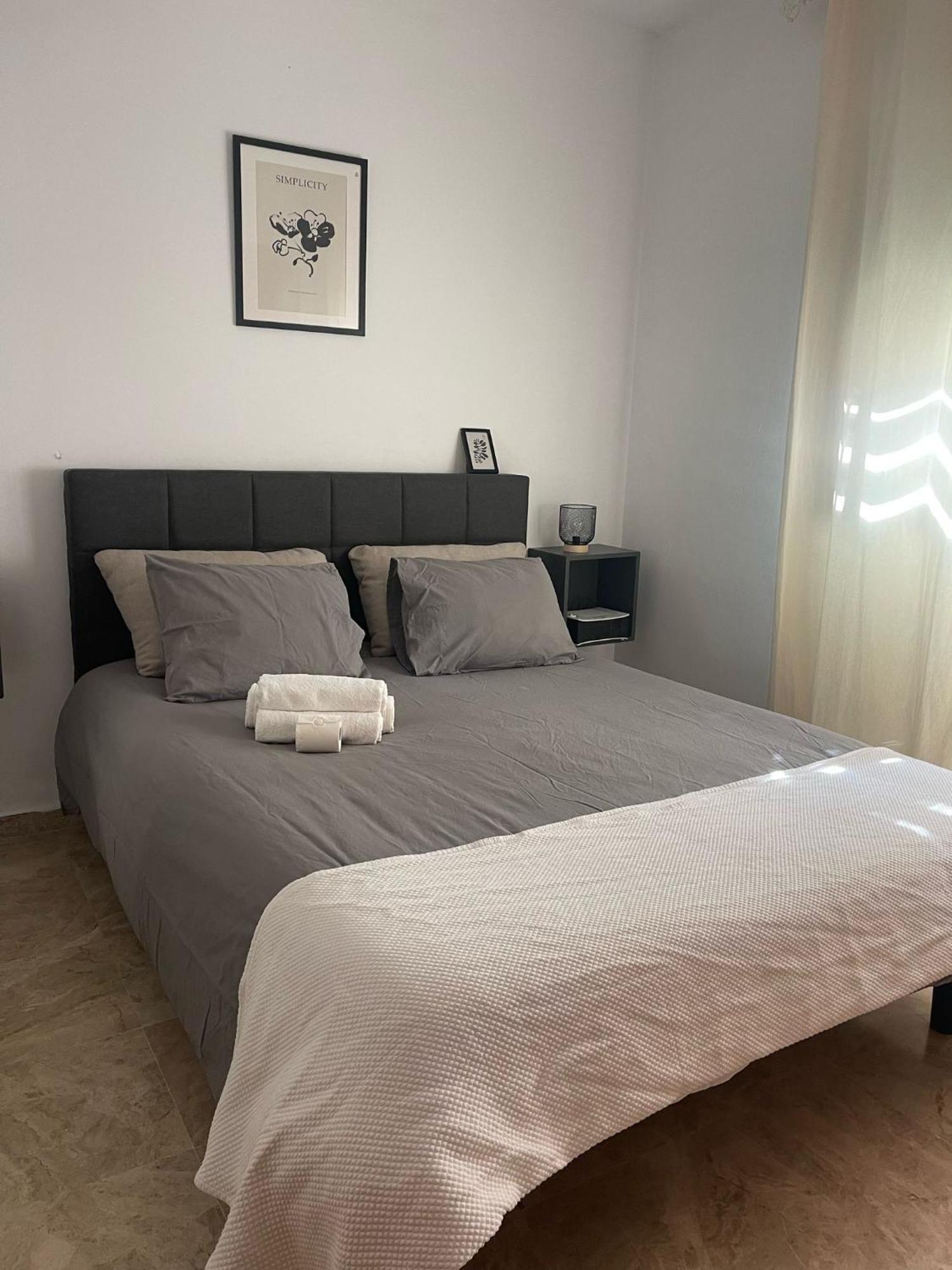 Готель Astral-Habitacion Doble Privada En Casa Compartida-Uebica2 Майрена-дель-Альхарафе Екстер'єр фото